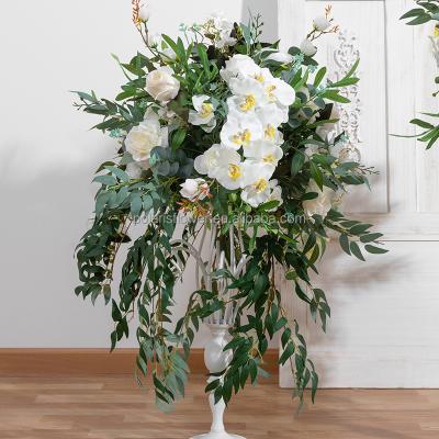 China Kiss Wedding Centerpiece Fashionable Wedding Decorations Artificial Silk Flower Ball Ball With Greenery For Wedding Decoration for sale