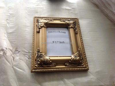 China Baroque Decorative Frame 8x10 Modern Wooden Matted Black Picture Frame for sale