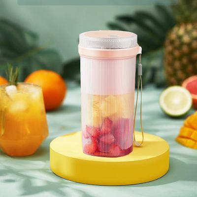 China Hot Selling Mini Student Juicer Usb Portable Fruit Juicing And Stirring Electromechanical Electric Juice Cup for sale