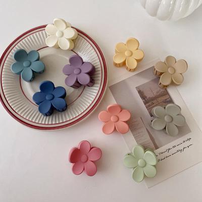 China Wholesale Jiamu Decoration 4cm Mini Flower Matte Hair Claw Cute Colorful Hair Cutting Small Plastic Claw Hair Clips For Women Girls Kids for sale