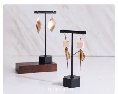 China Jewelry collect modern metal jewelry earrings hanging rack display stand wholesale in stock for sale