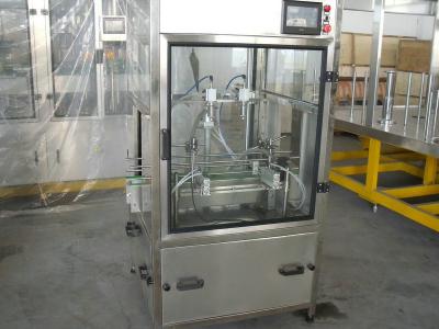 China Máquina de rellenar del aceite de cocina y máquina que capsula 2 de la botella automática en 1 220/380V en venta