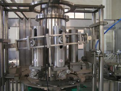 China Máquina de embotellado de cristal del animal doméstico 4 en 1 embotelladora de la bebida automática en venta