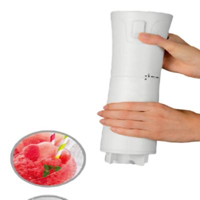 China Outdoor Factory Supply Portable Operate Manual Summer Ice Cubes Crank Crusher for sale