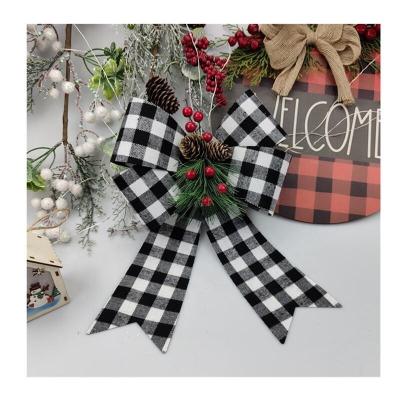 China HC121211 Outdoor Christmas Decoration PVC White And Black Velvet Classic Wholesale Classic Christmas Tree Hanger For Tree for sale