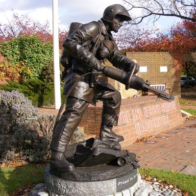 China Europe School Outdoor Decoration Life Size Bronze Soldier Statue for sale