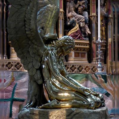 China Europe Life Size Kneeling Angel Statues Base Bronze Sculpture For Church for sale