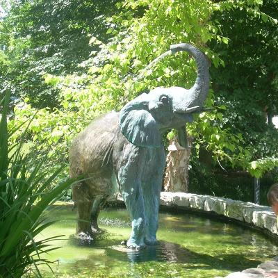 China Europe giant factory best quality custom bronze elephant fountain for garden decor for sale