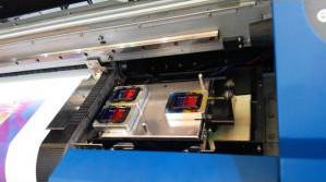 Cina Stampatore solvente di ampio formato di Digital 3.2M, stampante a getto di inchiostro di Epson della testa di stampa DX7 in vendita