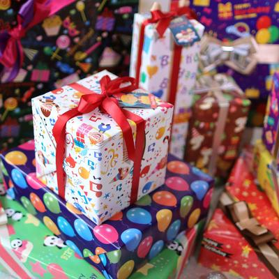 China Recycled Materials Customized High Quality Paper Gift Wrapping Gift Wrapping Hot Stamping Paper Roll for sale