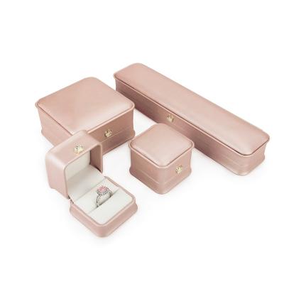 China Luxury Packaging Crown Rounded Corners Jewelry Box PU Leather Box Ring Pendant Necklace Packaging Jewelry for sale