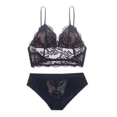 China Ultra-thin lingerie and breathable French sexy lace bra without wire triangle U cup shape ladies underwear set for sale