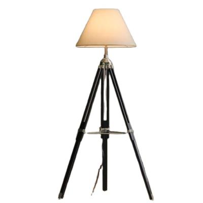 China 2021 Hot Point Original Product Quality Modern New Product Quality Black Vertical Tripod Floor Lamp for sale