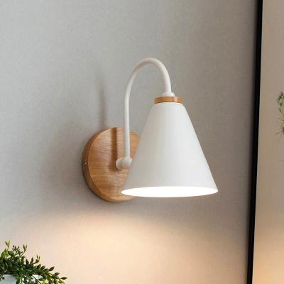 China Modern Nordic Solid Wood Wall Light LED Iron Wall Lamp Bedside Bedside Aisle Aisle Sconce Light Fixture Modern Wall Decor Art for sale