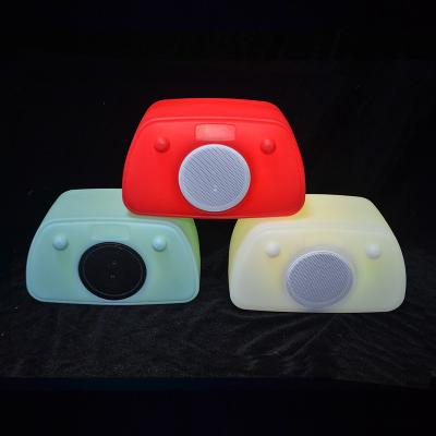 China Charming LED Flashing Light LED Speaker Lantern Speaker With Handle 7 Color Music Player Music Song Audio Speaker for sale