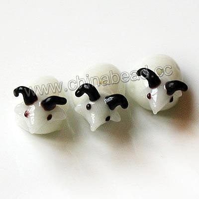 China Crystal Wholesale lampwork glass animal beads, handmade sheep bead for sale