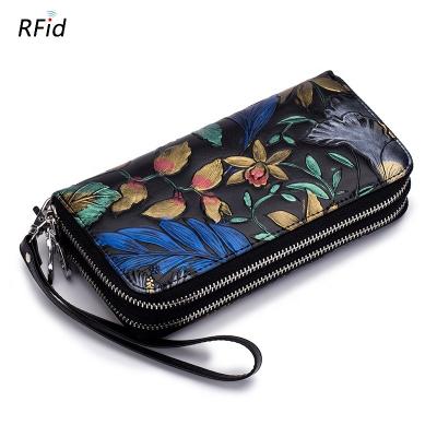 China Latest Stylish RFID Women Wallet With Long RFID Wristler Genuine Leather Ladies Purse Double Zipper Wallet Painted Wallet for sale