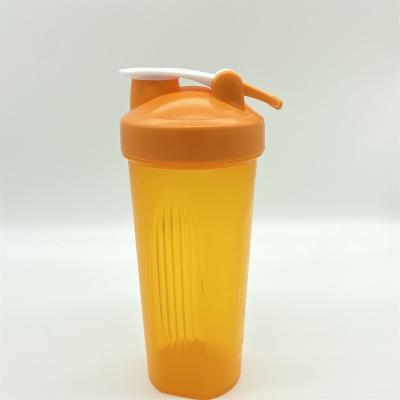 China Water Bottle Viable Dumbbell Fitness Machine Plastic Shaker Bottle Shake for sale