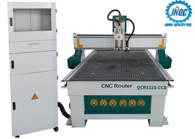 Cina Router verticale di legno di CNC del router 4x8 di CNC di CO del CE con il CCD per la pubblicità in vendita