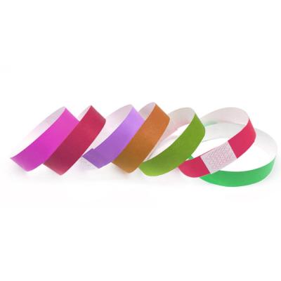 China Factory Customized Cheap Waterproof Paper Wristband Fashionable Tyvek Wristband Paper Eco-friendly/Waterproof/Disposable Raincoat For Event for sale