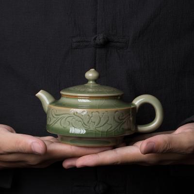 China Sustainable Longquan Celadon Ice Slot Laidback Hospitality Guests Make Tea Chinese Clay Retro Ceramic Teapot for sale