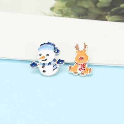 China Cute Metal Cartoon Elk Snowflake Elk Christmas Brooch Student Accessories Christmas Brooch Pin Accessories for sale