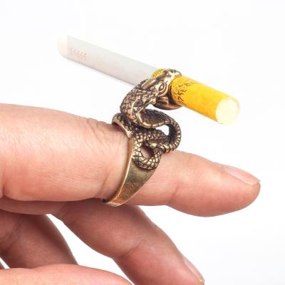 China Ring Holder Personalized Anti-Finger Smoked Decoration Cigarette Men's Accessories Snake Ring Cigarette Holder for sale