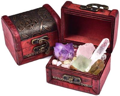 China Wholesale Customized Nature Reiki Crystal Therapy Stones Chakra Gift Set With Retro Style Box for sale