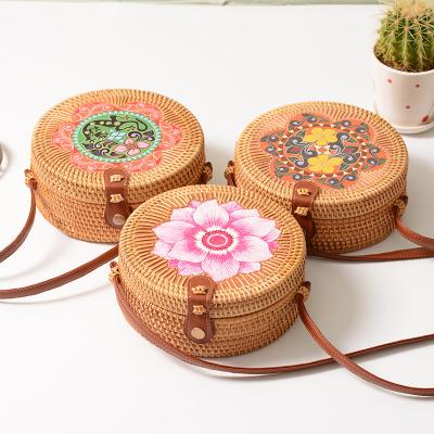 China NATIONAL Summer Hot Wholesale Handmade Beach Bag Rattan Women Fashion Ins Round Rattan Bag for sale