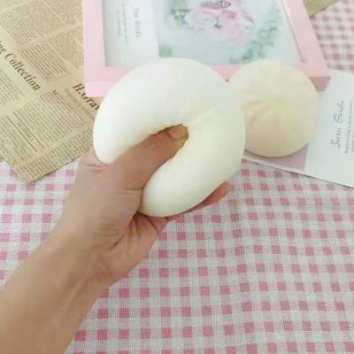 China New Design Creative Whole Grilled Hot Toys 10X10X5.5cm Healing Effort Hand Shaker Duct Hot Sale Bun Pinch Fun Decompression Toys for sale