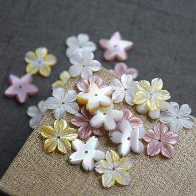 China Shell Natural Freshwater Shell Flower, White Shell Flower Pearls for sale