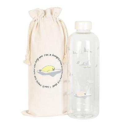 China Sustainable Wholesale Large Borosilicate 1000ml Clear Juice Frosted Glass Water Bottle With Neoprene Sleeve for sale