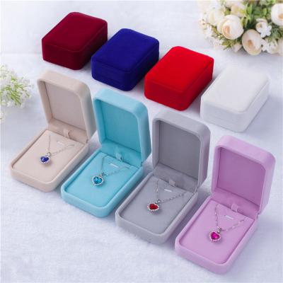 China Luxury Velvet Velvet Jewelry Packaging Gift Box For Pendant Necklace for sale