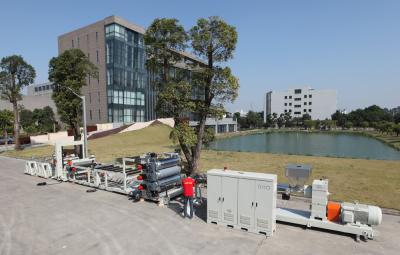 China Hochgeschwindigkeitskunststoffplatte-Verdrängungs-Maschine für Gepäck-/Haushalts-Möbel zu verkaufen