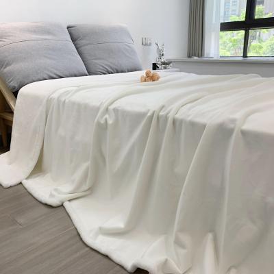 China Huge 220*240cm Super Soft Stretch Comfortable Anti-pilling Spandex Seamless Big Bonded Faux Fur Throw Blanket for sale