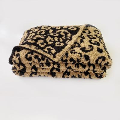 China Anti-pilling All Season Ultra Comfortable Breathable Microfiber Plush Leopard Knit Blanket for sale