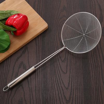 China Sustainable Classic Style Stainless Steel Sieve Kitchen Accessories Cooking Tools Food Noodle Sieve for sale