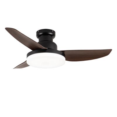 China New Design Air Cooling Solid Wood Decorative Home Restaurant Led Ceiling Fan Lower Noise With Light for sale