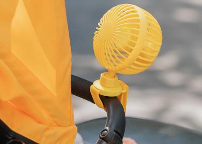 Cina Fan rotante 45 gradi silenzioso del passeggiatore di bambino, olio essenziale Chip Handheld Rechargeable Fan in vendita