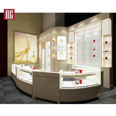 China Luxury luxury shopping mall wine display cabinet and liquor display showcase for shop interior design duty free goods for sale