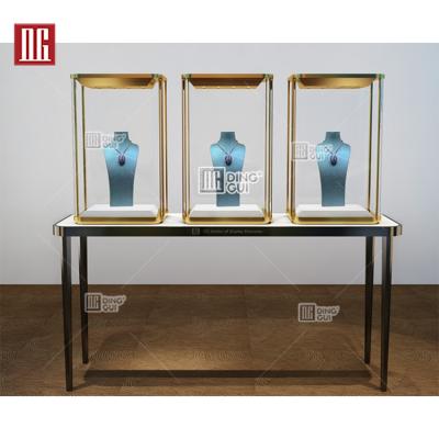 China Showcase 2021 Hot Sale High End Elegant Jewelry Display Showcase For Jewelry Store for sale