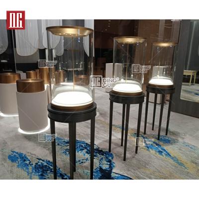 China Hot Selling Luxury Round Glass Jewelery Display Showcase Jewelery Upright Display Cabinet for sale