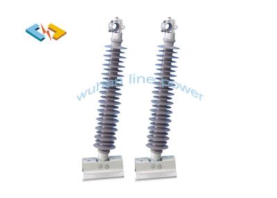 China Zusammensetzung 132 KV-Posten-Isolator 17.5kN mit horizontaler Klammer und Flachbett zu verkaufen