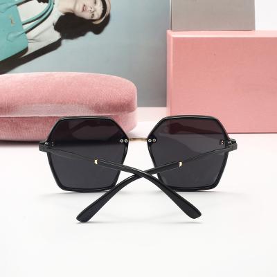 China Fashion Famous 5100 Sunglasses Designer High Wholesale Brands Sunglasses Luxury Women Outdoor Radiation Protection Inspiration 2022 High Quality for sale