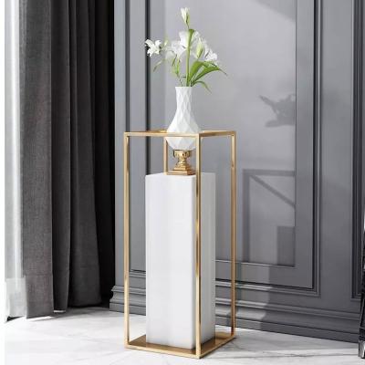 China Vanity fashion flower stand flower stand light luxury modern metal flower shelf flower stand for villa Bedroom workshop club living room club furniture for sale