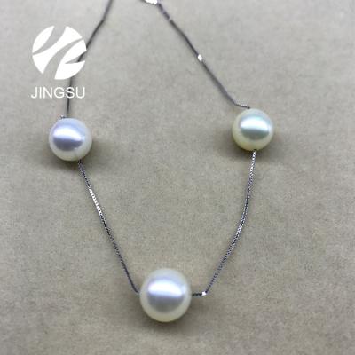 China Trendy 18K Gold Chain Necklace With Akoya Pearls Pendant Design for sale