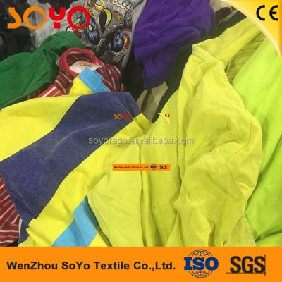 China Strong Oil Water Absorption Capacity Used Clothing Color T-shirt Cutting Wiping Cotton Cleaning Cloths For Machine Wiper for sale