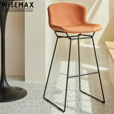 China Hot Sale Modern Hot Color Optional Metal Base Cafe Bar Store Shop PU Bar Stylish Indoor Special Stitching Leather Chair for sale