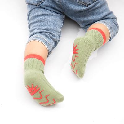 China Amazon QUICK DRY Non Slip Soles Non Grip Toddlers Baby Floor Socks Autumn Spring for sale