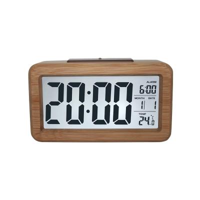 China Modern Minimalist Auto Dimming Antique Style Office Desk Wooden Clock for sale